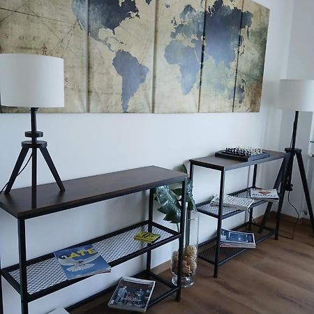 Residenza Dei Poeti - Roomy And Modern Flat Palermo Bagian luar foto