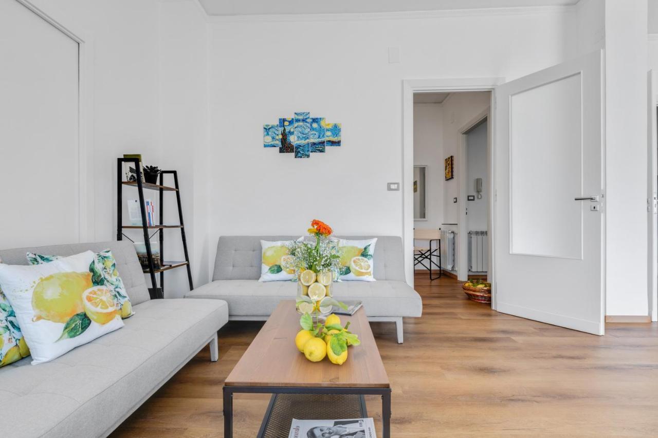 Residenza Dei Poeti - Roomy And Modern Flat Palermo Bagian luar foto