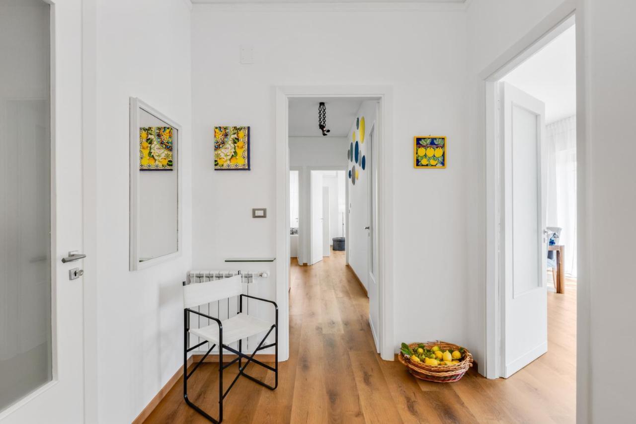 Residenza Dei Poeti - Roomy And Modern Flat Palermo Bagian luar foto