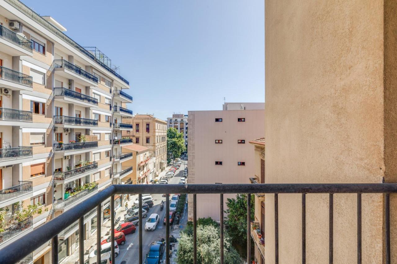 Residenza Dei Poeti - Roomy And Modern Flat Palermo Bagian luar foto