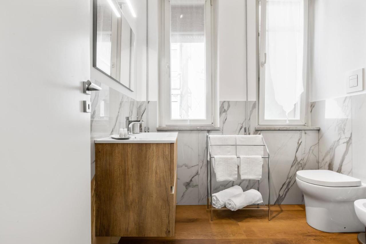 Residenza Dei Poeti - Roomy And Modern Flat Palermo Bagian luar foto
